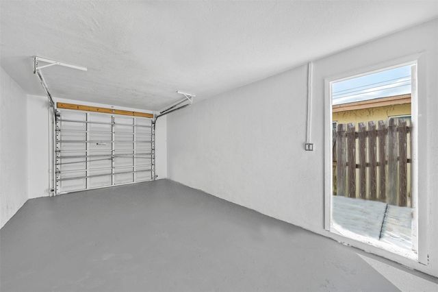 41 NE 45th Ct, Oakland Park, FL 33334