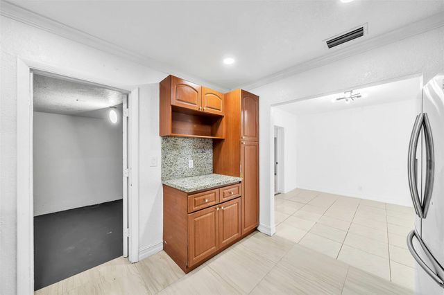 41 NE 45th Ct, Oakland Park, FL 33334