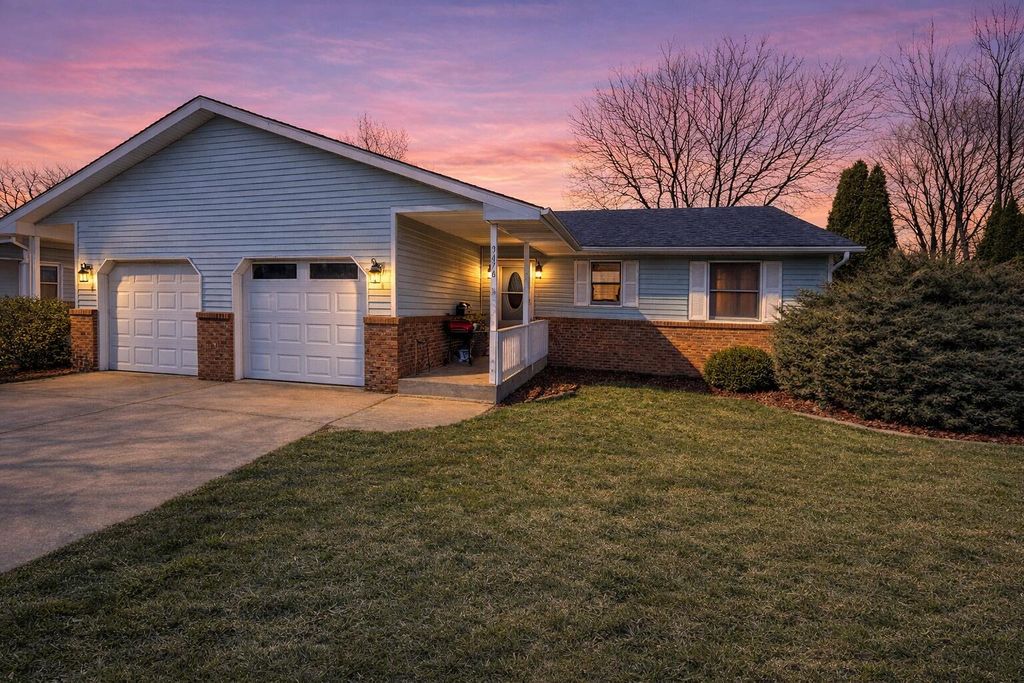 3476 E 69th Avenue, Merrillville, IN 46410