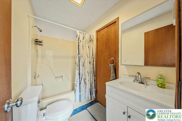 7646 Rainbow Drive, Coolbaugh Twp, PA 18466