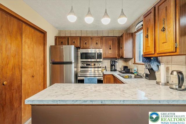 7646 Rainbow Drive, Coolbaugh Twp, PA 18466