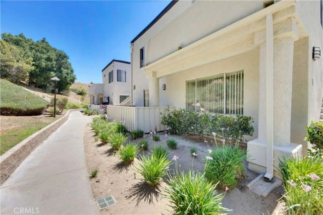 21203 Trumpet Drive 102, Newhall, CA 91321