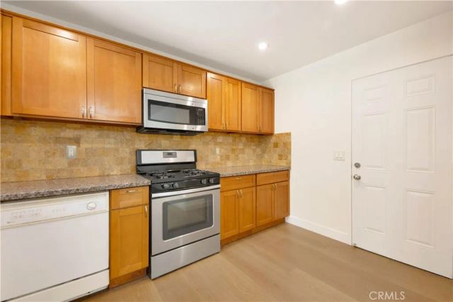 21203 Trumpet Drive 102, Newhall, CA 91321