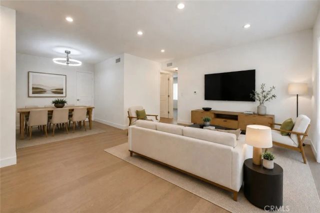 21203 Trumpet Drive 102, Newhall, CA 91321