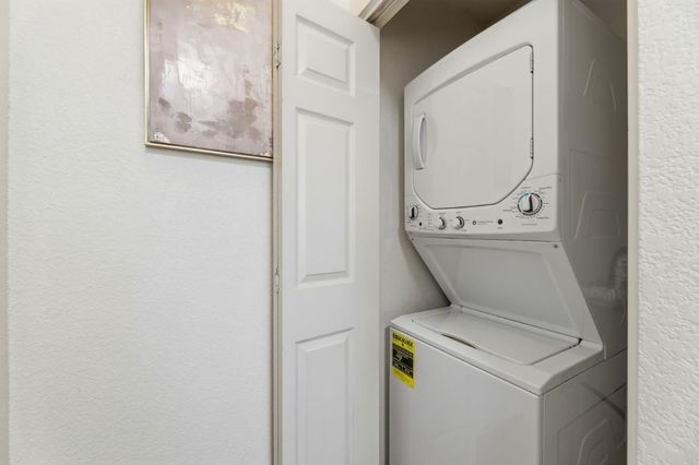 250 Santa Fe Terrace 320, Sunnyvale, CA 94085