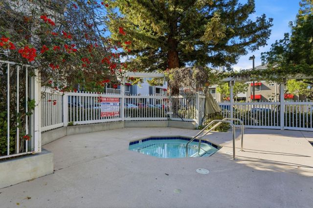 250 Santa Fe Terrace 320, Sunnyvale, CA 94085