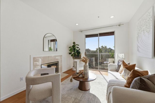 250 Santa Fe Terrace 320, Sunnyvale, CA 94085