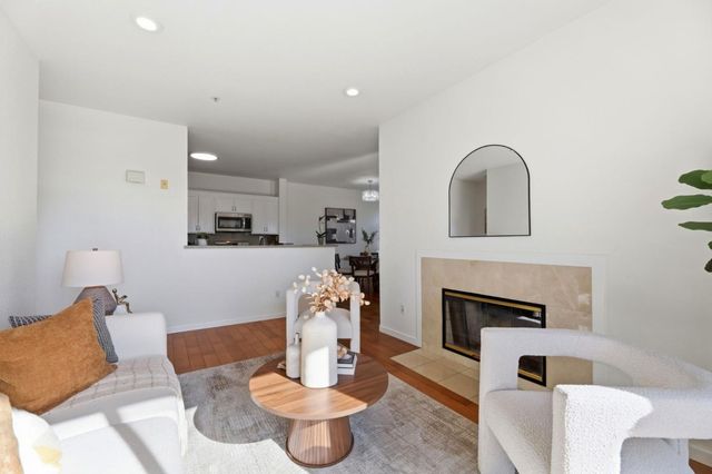 250 Santa Fe Terrace 320, Sunnyvale, CA 94085