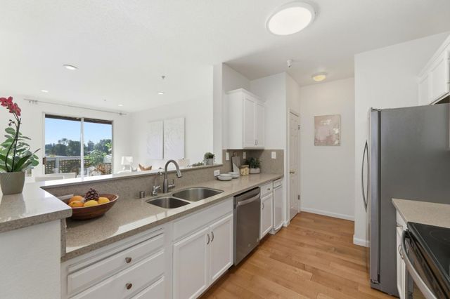 250 Santa Fe Terrace 320, Sunnyvale, CA 94085