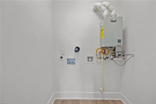 9406 River RD, Newport News, VA 23601