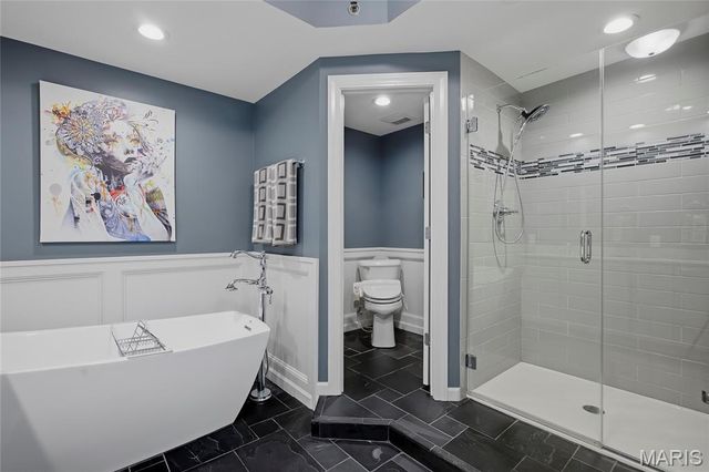 561 Sarah Lane 303, Creve Coeur, MO 63141