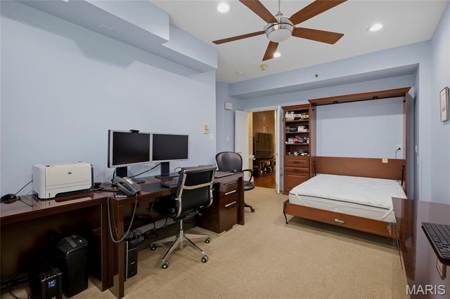 561 Sarah Lane 303, Creve Coeur, MO 63141