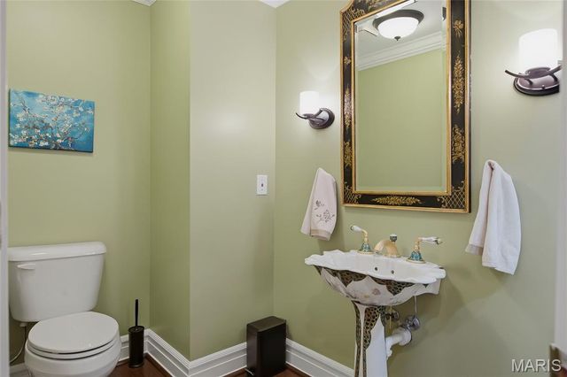 561 Sarah Lane 303, Creve Coeur, MO 63141