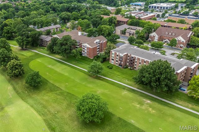 561 Sarah Lane 303, Creve Coeur, MO 63141