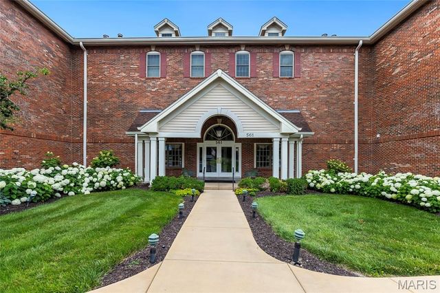 561 Sarah Lane 303, Creve Coeur, MO 63141