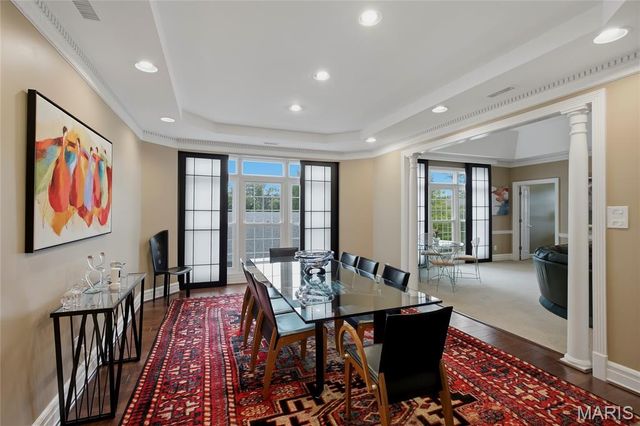 561 Sarah Lane 303, Creve Coeur, MO 63141