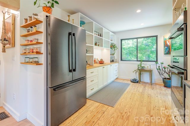 136 Graveyard Road, Fairview, NC 28730