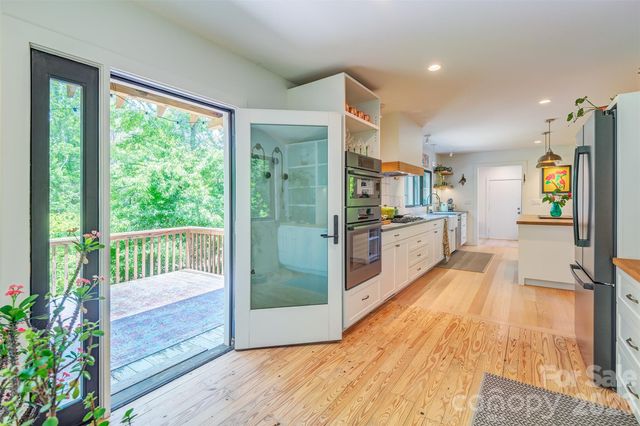 136 Graveyard Road, Fairview, NC 28730