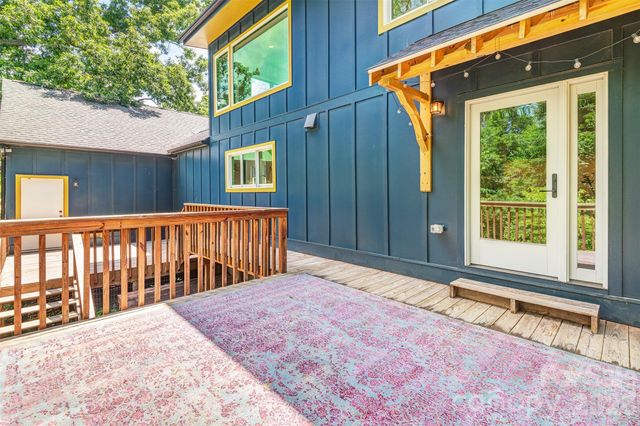 136 Graveyard Road, Fairview, NC 28730