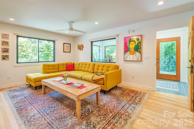 136 Graveyard Road, Fairview, NC 28730