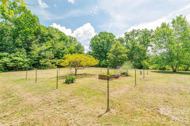 136 Graveyard Road, Fairview, NC 28730