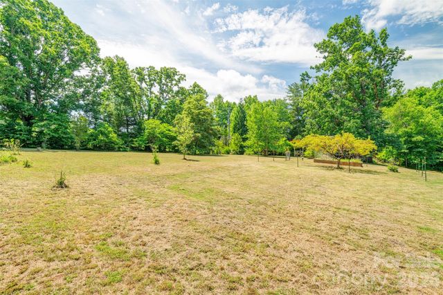 136 Graveyard Road, Fairview, NC 28730