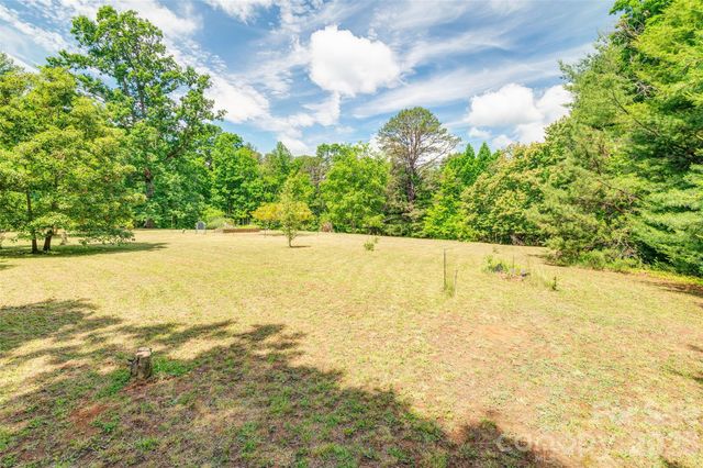 136 Graveyard Road, Fairview, NC 28730
