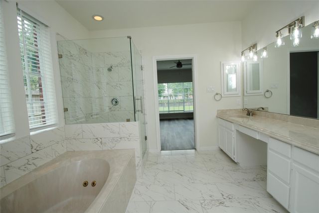 1919 Oakhurst Parkway, Sugar Land, TX 77479