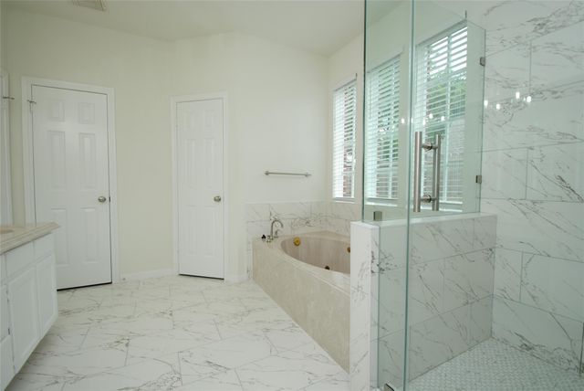 1919 Oakhurst Parkway, Sugar Land, TX 77479