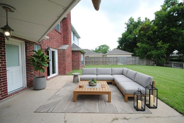 1919 Oakhurst Parkway, Sugar Land, TX 77479