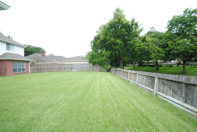 1919 Oakhurst Parkway, Sugar Land, TX 77479