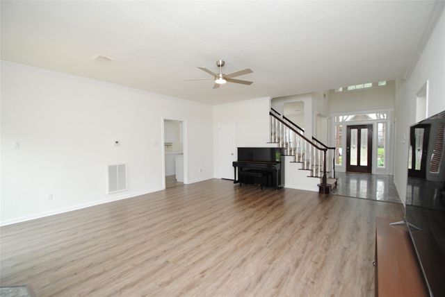 1919 Oakhurst Parkway, Sugar Land, TX 77479