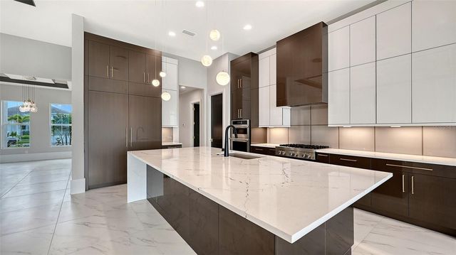 1046 BLUE SHELL LOOP, Sarasota, FL 34240