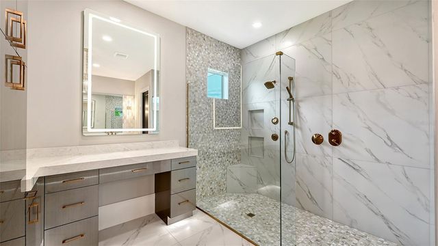 1046 BLUE SHELL LOOP, Sarasota, FL 34240