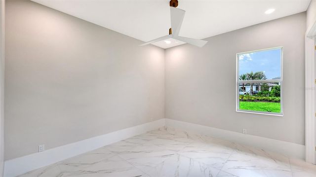 1046 BLUE SHELL LOOP, Sarasota, FL 34240