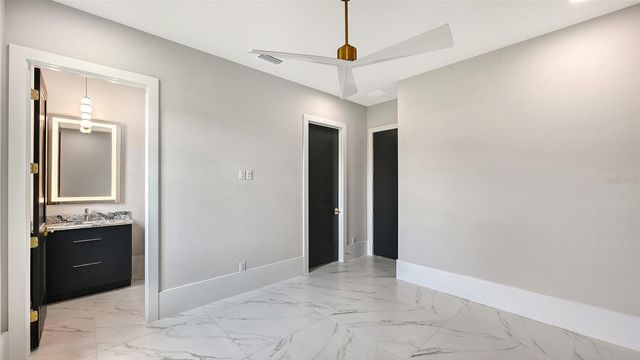 1046 BLUE SHELL LOOP, Sarasota, FL 34240