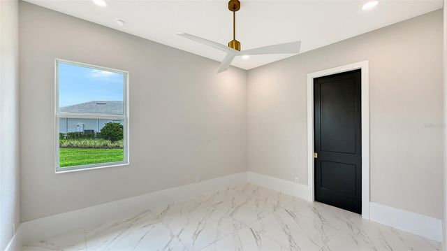 1046 BLUE SHELL LOOP, Sarasota, FL 34240
