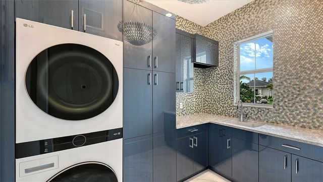 1046 BLUE SHELL LOOP, Sarasota, FL 34240