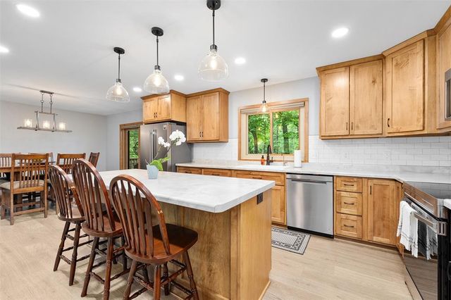 642 S 57th Avenue, Eau Claire, WI 54703