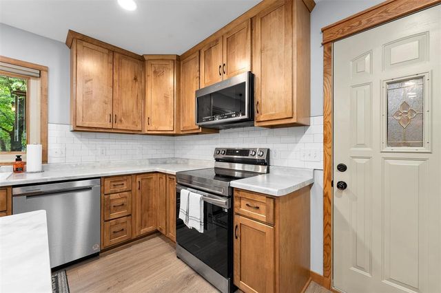 642 S 57th Avenue, Eau Claire, WI 54703