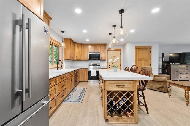 642 S 57th Avenue, Eau Claire, WI 54703