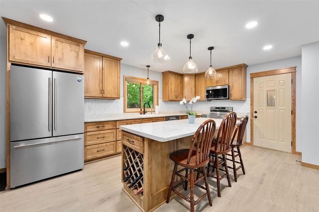 642 S 57th Avenue, Eau Claire, WI 54703