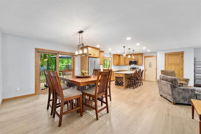 642 S 57th Avenue, Eau Claire, WI 54703