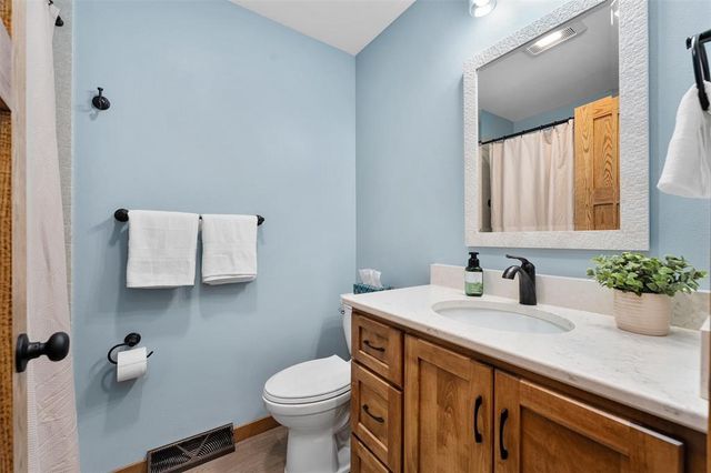 642 S 57th Avenue, Eau Claire, WI 54703