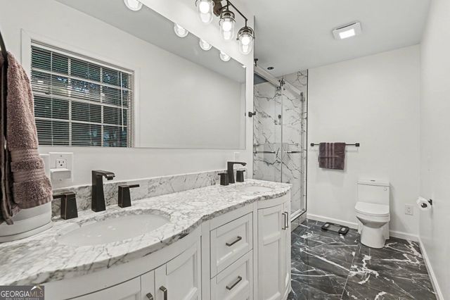 2216 Chestnut Log Drive, Lithia Springs, GA 30122