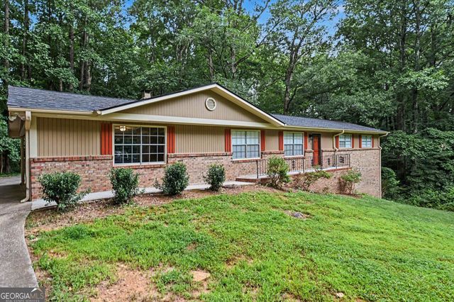 2216 Chestnut Log Drive, Lithia Springs, GA 30122