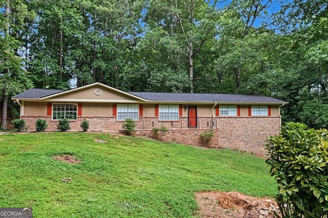 2216 Chestnut Log Drive, Lithia Springs, GA 30122