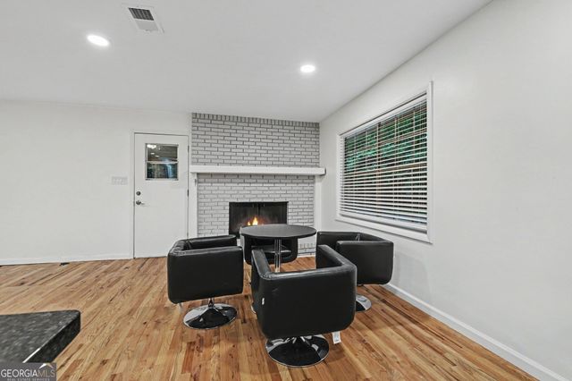 2216 Chestnut Log Drive, Lithia Springs, GA 30122