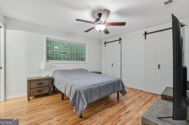2216 Chestnut Log Drive, Lithia Springs, GA 30122
