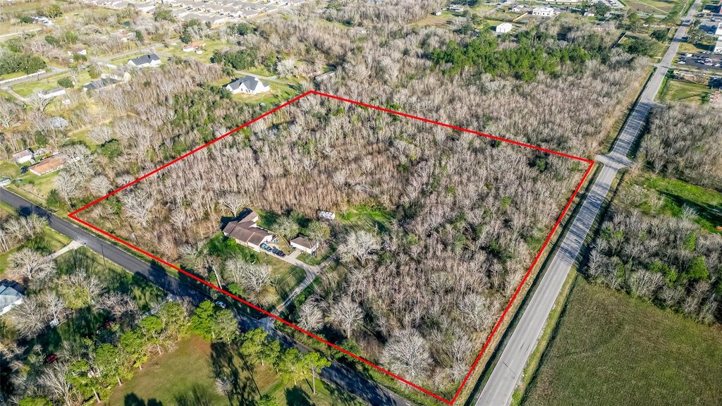 7311 Wilson Drive, Manvel, TX 77578